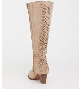 Torrid lattice back boot 10w extended calf Nib